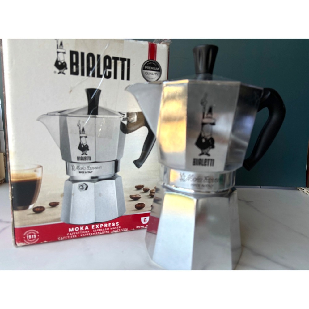 Bialetti Moka Express 6 Cup Stovetop Espresso Maker Aluminum Made in Italy 270ml